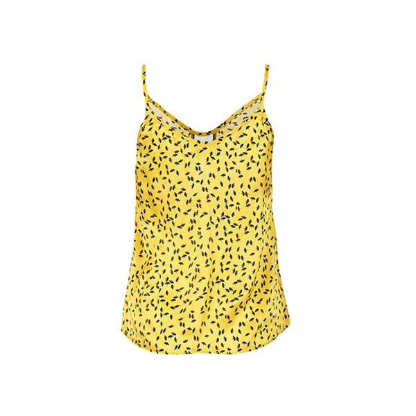 Women's T-shirt Photography